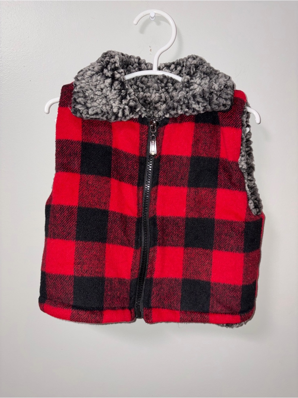 Becker Brands Red & Black Buffalo Plaid Sherpa Lined Zip Up Vest Festive 5T?